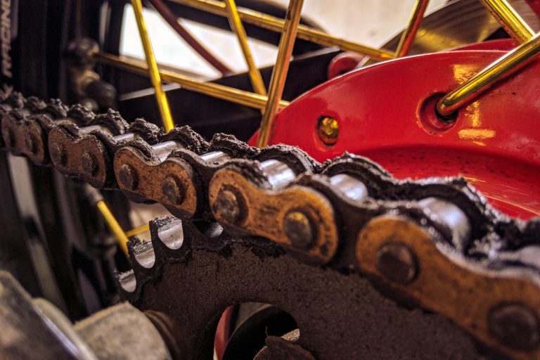 Łańcuchy rolkowe – jak je wybrać?