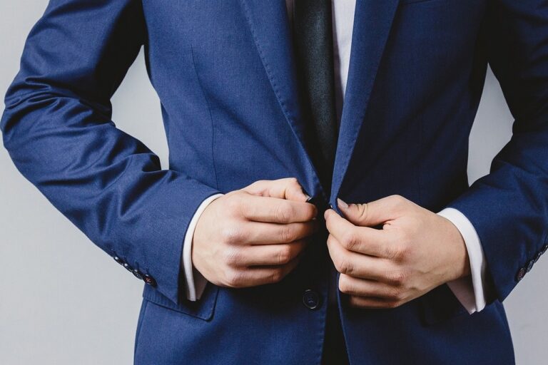 Czy notariusz może świadczyć usługi poza kancelarią?