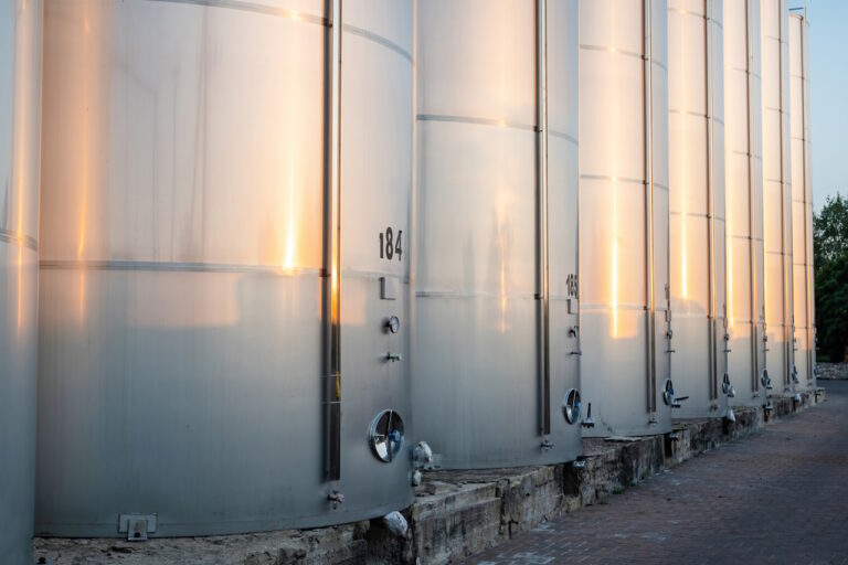 Do czego stosowane są zbiorniki wielkogabarytowe?